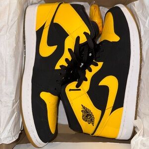 Air Jordan 1 Mid New Love (original box)